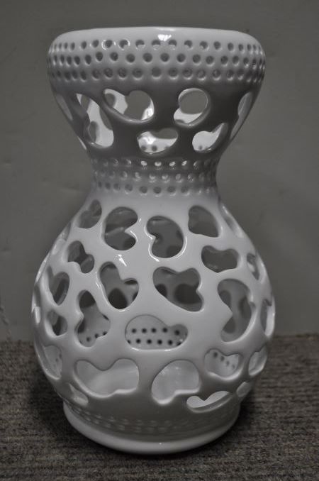 □三川内焼/玉泉窯/山玉泉□花瓶/花器/花生□白磁 透かし彫り□USED品
