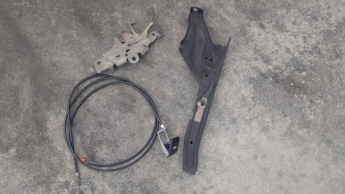 100%新品，大人気 AE86 レビン前期後期 ボンネットフードロック ワイヤー センターブレス(フロント)｜売買されたオークション情報、yahooの商品情報をアーカイブ公開 - オークファン トヨタ用