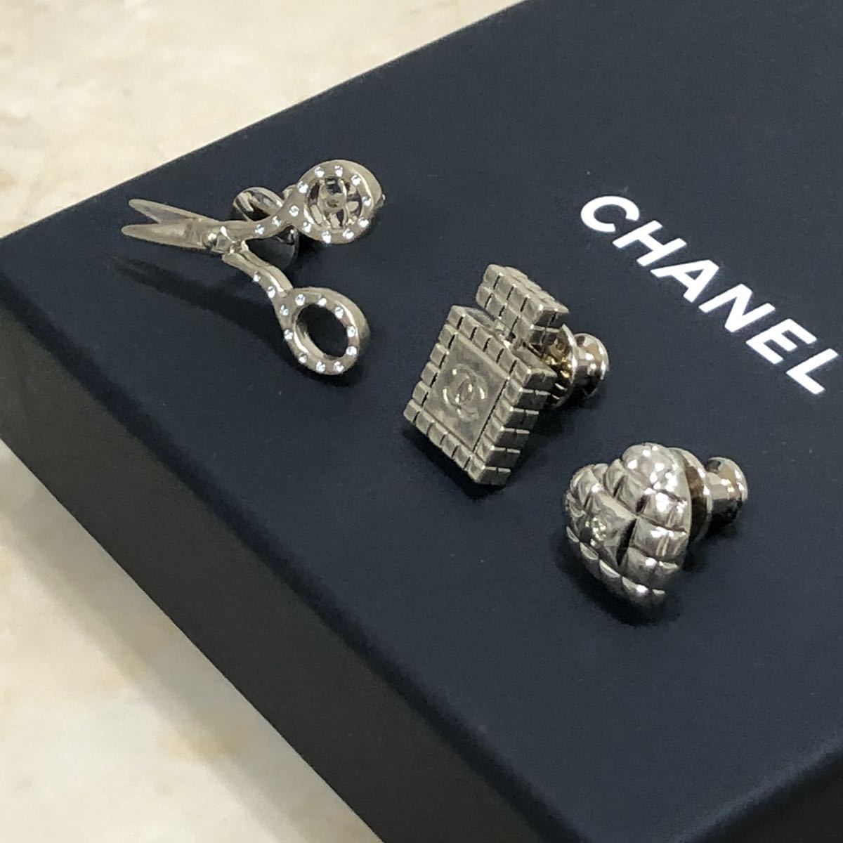 CHANEL ピンブローチ 3点セット 香水瓶 ハート ハサミ