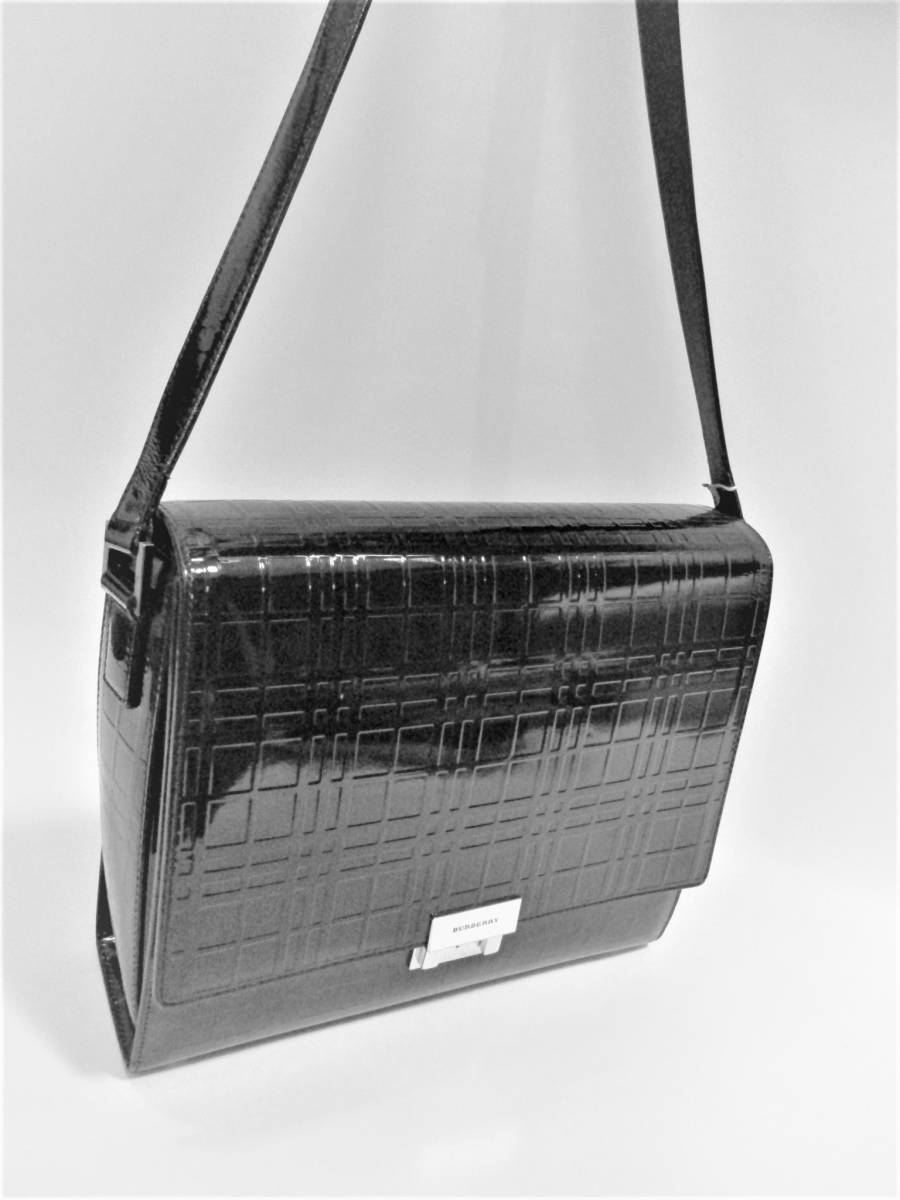 バーバリー ショルダーバッグ エナメル 黒 革 美品 型押し BURBERRY