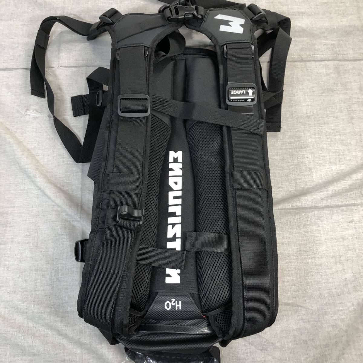 エンデュリスタン Enduristan ハリケーン 完全防水バックパック 15L