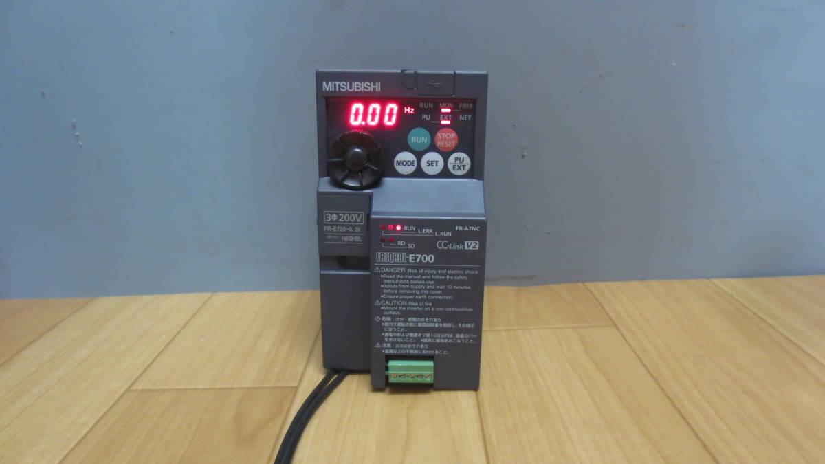 三菱電機 MITSUBISHI 汎用インバータ FREQROL-E700 FR-E720-0.2K 三菱電機 MITSUBISHI 汎用インバータ FREQROL-E700 FR-E720-0.2K