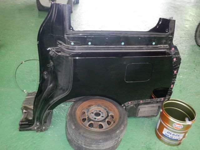 ヴォクシー ZRR80W リア左クォーターパネル 202