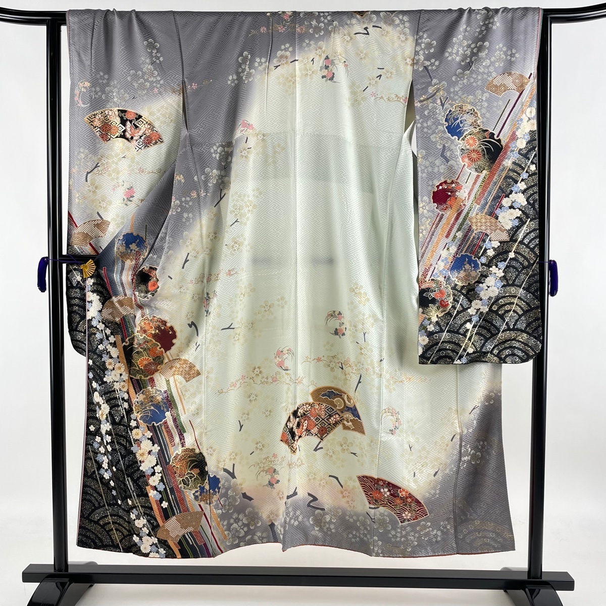 振袖 秀品 雪輪 菊 金糸 金銀彩 灰紫 袷 151cm 65cm M 正絹 【中古】 ☆☆☆