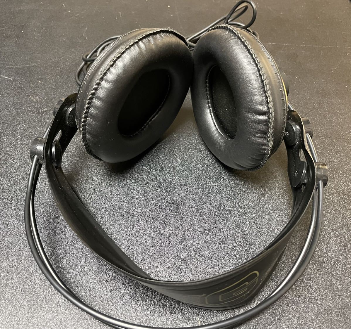 AKG K240です。