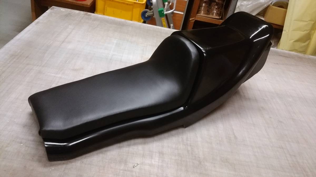 z400fxノーマルタンク用　社外　frp シングルシートシート付 新品 frp セレクトタイプ シングルシート シート付 社外 カフェ z400fx