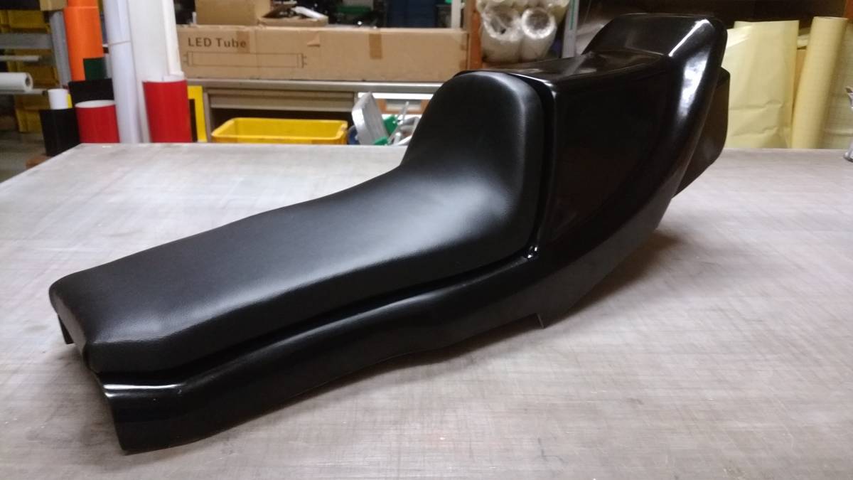 z400fxノーマルタンク用　社外　frp シングルシートシート付 新品 frp セレクトタイプ シングルシート シート付 社外 カフェ z400fx