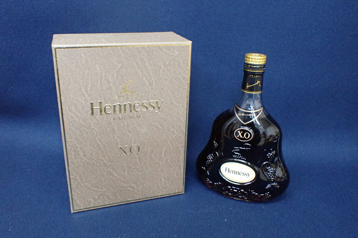 ☆111957 Hennessy ヘネシー XO 金キャップ ブランデー 700ml 40% 箱付