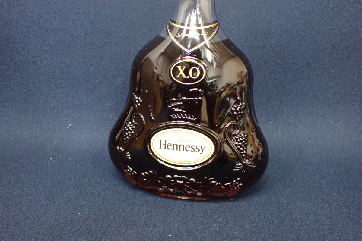 ☆111957 Hennessy ヘネシー XO 金キャップ ブランデー 700ml 40% 箱付