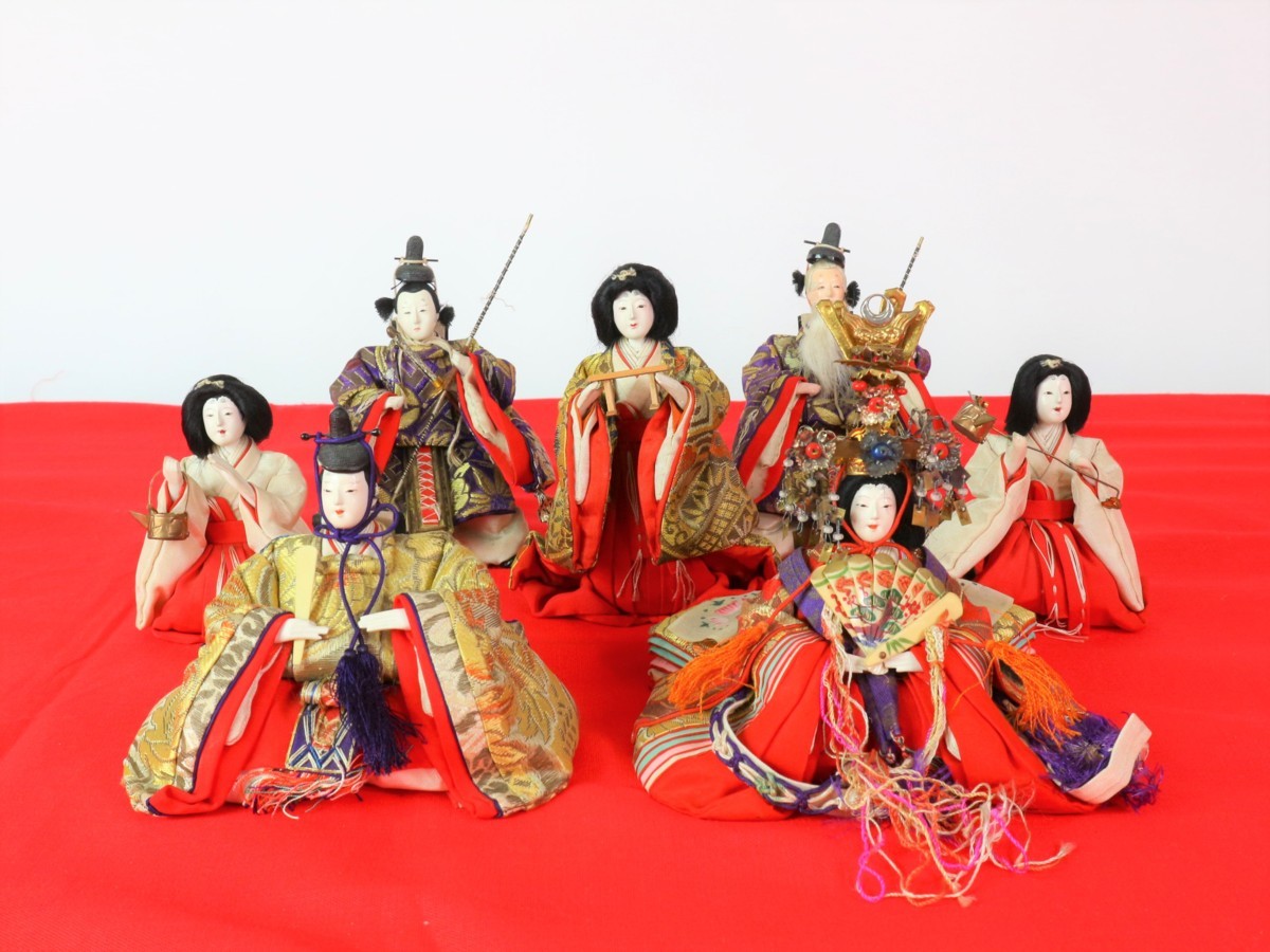 【激安大特価，豊富な】 時代雛人形 七人揃 親王雛 三人官女 随臣 御殿飾り 雛人形 節句人形 三月飾り(ひな人形)｜売買されたオークション情報、yahooの商品情報をアーカイブ公開 - オークファン ひな人形