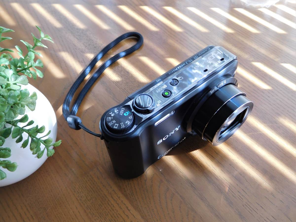Cyber-shot Sony DSC-HX5V 10x 10.2 MP com CMOS Wide-Angle DSC-HX5