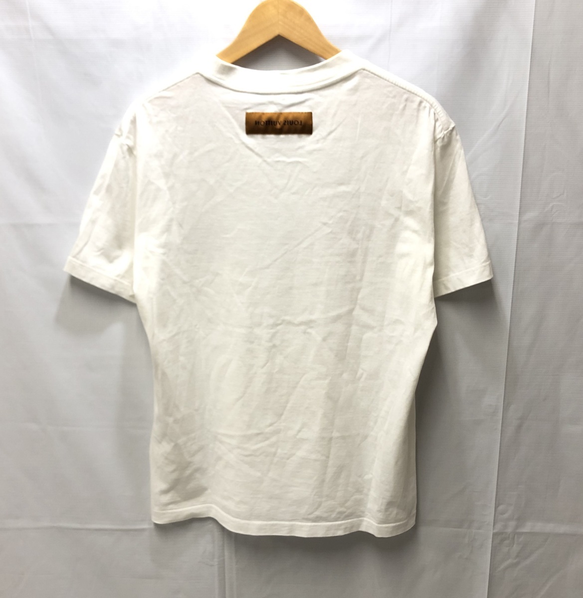 LOUIS VUITTON/ルイヴィトン マルチカラーモノグラムプリンテッド Tシャツ /Mサイズ/1A7WIE ※香水臭有り☆良品☆[841-1121-y4] ルイ ヴィトン モノグラムマルチ 財布LOUIS ルイ・ヴィトン\u201cマルチカラーのモノグラム・パターン\u201d限定バッグ ブロン