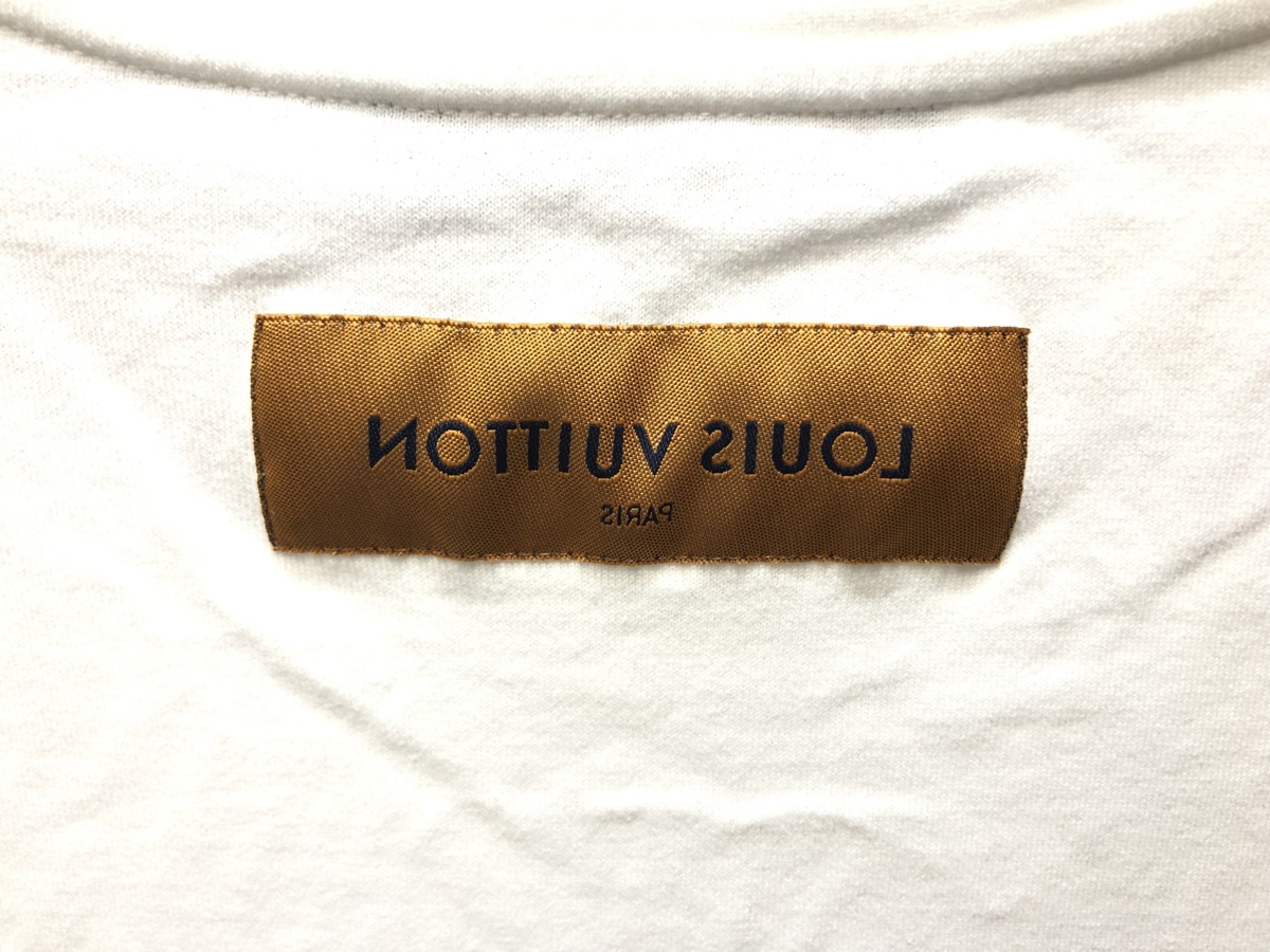 LOUIS VUITTON/ルイヴィトン マルチカラーモノグラムプリンテッド Tシャツ /Mサイズ/1A7WIE ※香水臭有り☆良品☆[841-1121-y4] ルイ ヴィトン モノグラムマルチ 財布LOUIS ルイ・ヴィトン\u201cマルチカラーのモノグラム・パターン\u201d限定バッグ ブロン