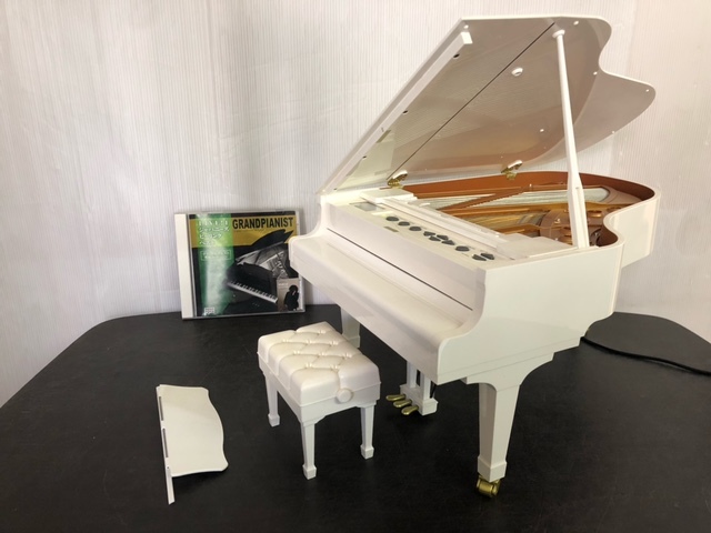 SEGA TOYS セガトイズ　ホワイトグランドピアニスト　自動演奏 SEGA TOYS セガトイズ グランドピアニスト Grand Pianist 楽器玩具