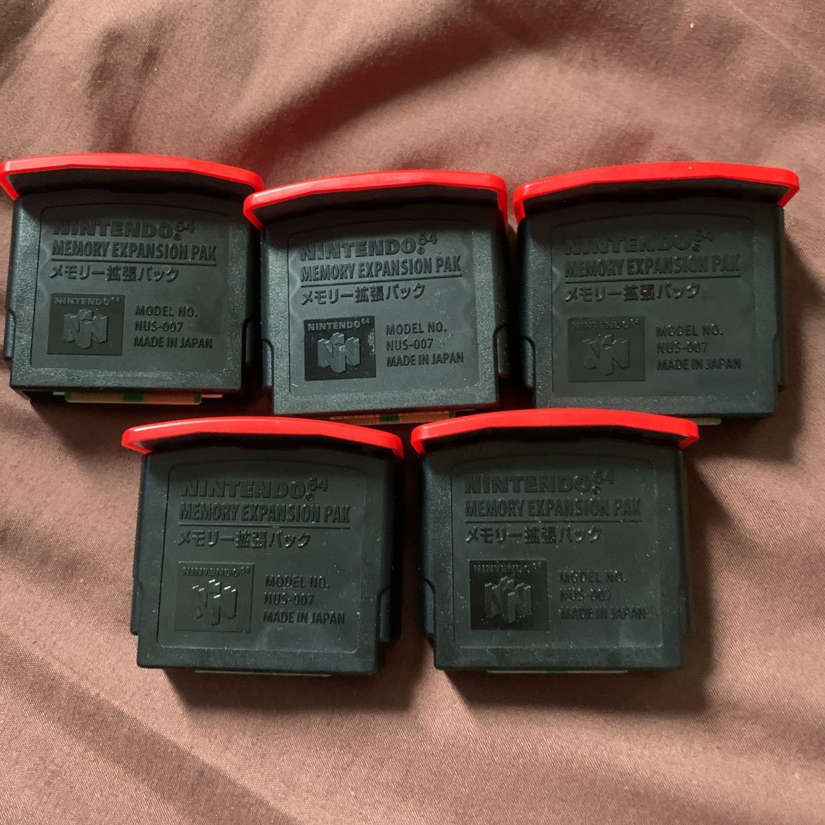 格安，新作登場 NINTENDO64 ニンテンドウ64 メモリー 拡張パック ５個セット 動作未確認(本体、アクセサリー)｜売買されたオークション情報、yahooの商品情報をアーカイブ公開 - オークファン 本体、アクセサリー