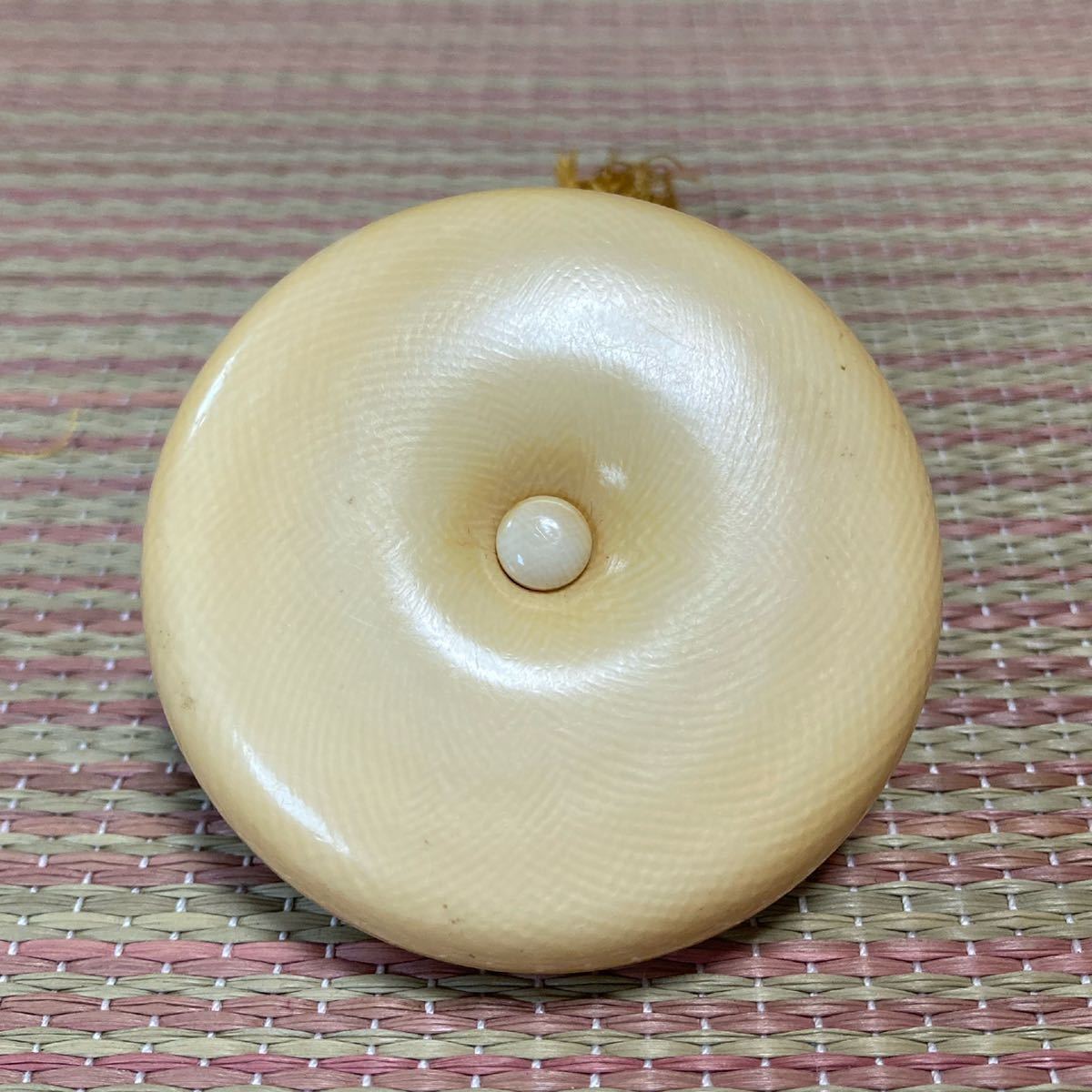 饅頭根付 直径 約61㎜ 重さ 約76g 天然素材 提物 緒締め玉 印籠 時代物