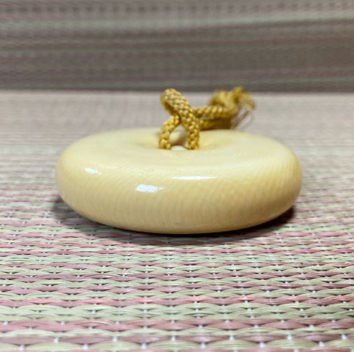 饅頭根付 直径 約61㎜ 重さ 約76g 天然素材 提物 緒締め玉 印籠 時代物