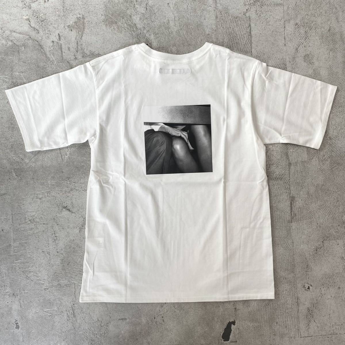  19ss DRESSEDUNDRESSED ドレスドアンドレスド Back Printed T-shirt TEE プリント Tシャツ WHITE ホワイト サイズ 1 定価13.000円+tax(丸首)｜売買されたオークション情報、yahooの商品情報をアーカイブ公開 - オ Sサイズ