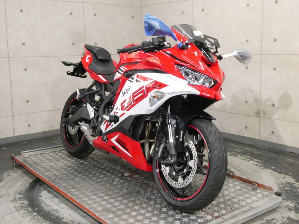 置物 38779】Ninja ZX-25R SE♪インドネシア仕様の並行輸入新車！【乗り出し