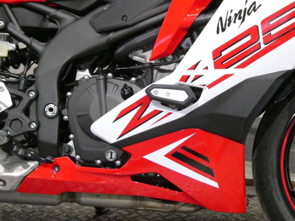 38779】Ninja ZX-25R SE♪インドネシア仕様の並行輸入新車！【乗り出し