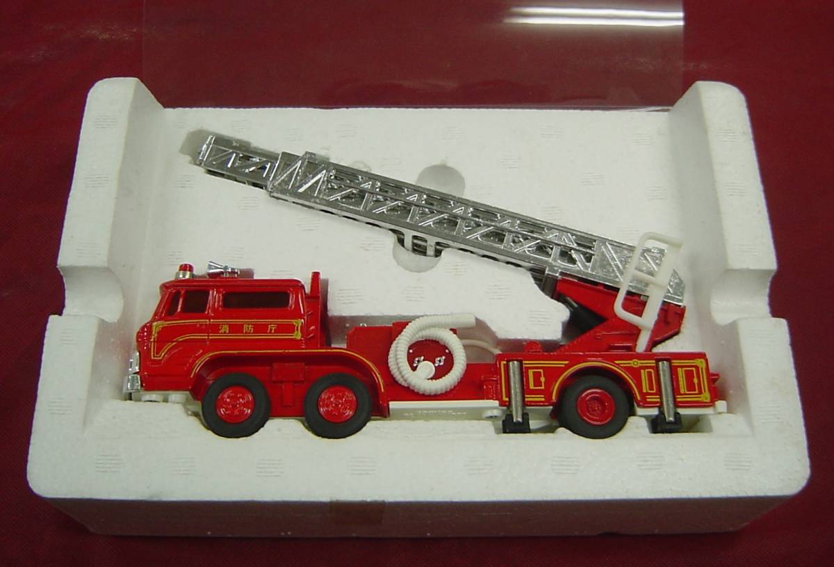 AC1-10 絶版 トミカ ダンディ 002 日野ハシゴ消防車 1/43 日本製 