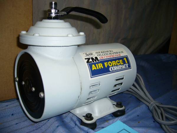 (Sa) 造形村エアフォース1 動作品　エアブラシ付　コンプレッサー　5万円相当 □□造形村 AIR FORCE 1□ エアコンプレッサー スプレー
