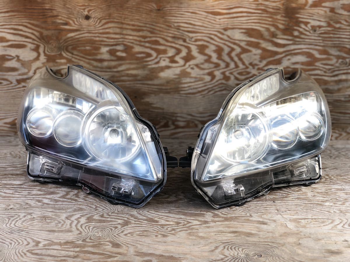 トヨタプリウス 30【ZVW30】ヘッドライト 左右セット 純正中古品 