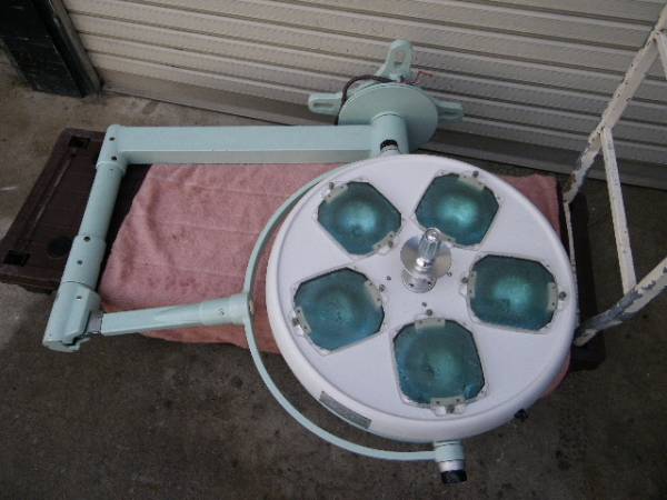 山田医療照明 SKYLUX KRYPTON EXCEL 手術用無影灯 100V50/60Hz(看護