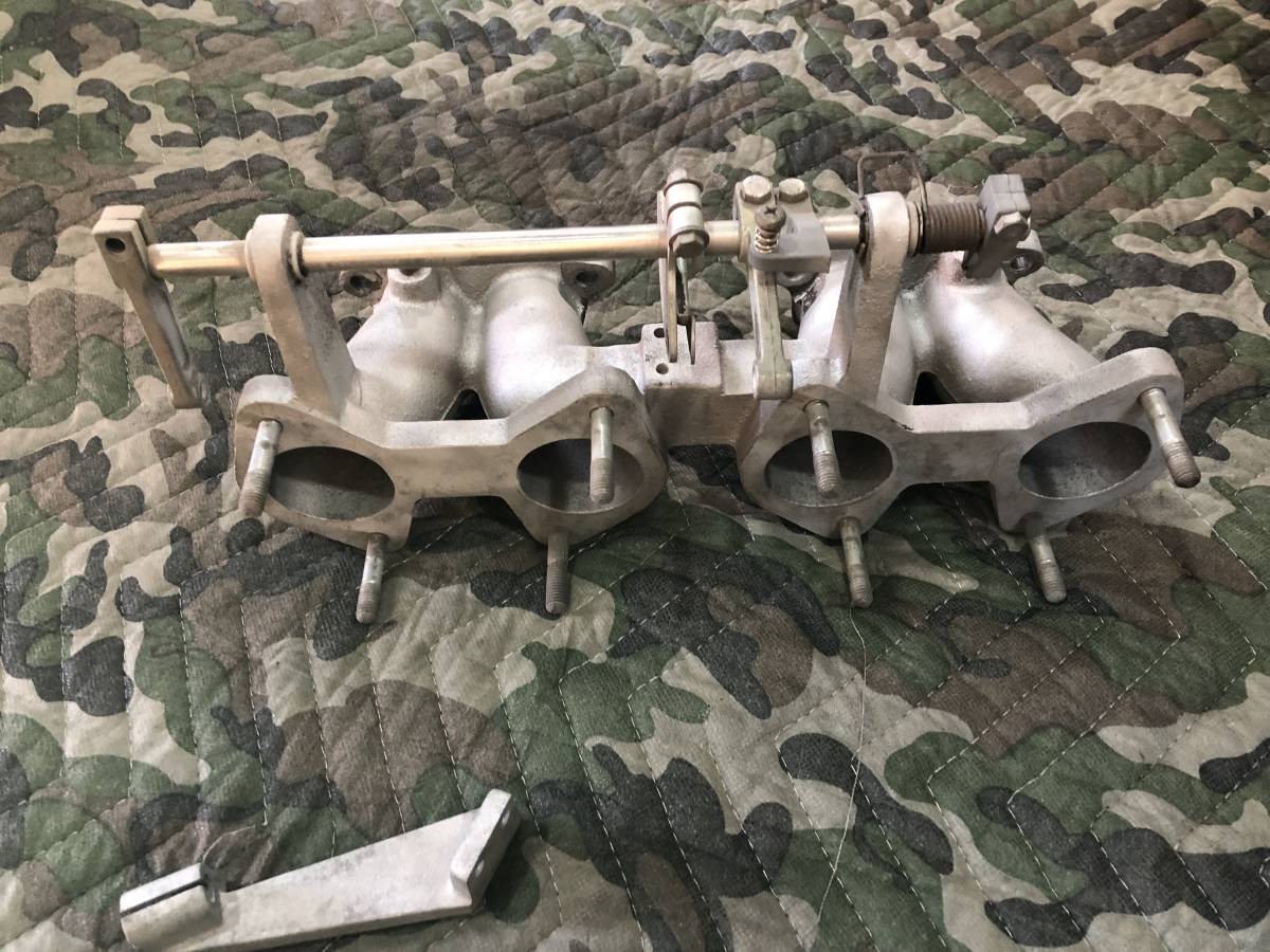 A型エンジン　インテークマニーホールド　楕円ポート　サニー　サニトラ　中古