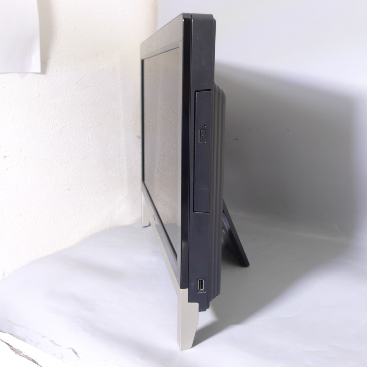 超大容量HDD-2TB テレビ機能 一体型パソコン 中古美品 20型ワイド 富士通 FH58/DM 第2世代 i5 4GB Blu-ray 無線 カメラ Win10 Office 超大容量HDD-2TB テレビ機能 一体型パソコン 中古美品 20型ワイド