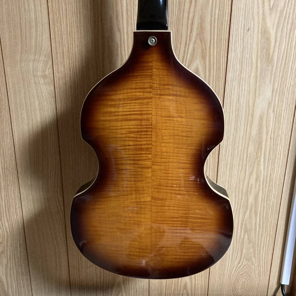Mavis メイビス　イシバシ楽器 ベエレキベース サンバースト 稼働品 Mavis(メイビス) バイオリンベースモデル / イシバシ楽器(エレキベース