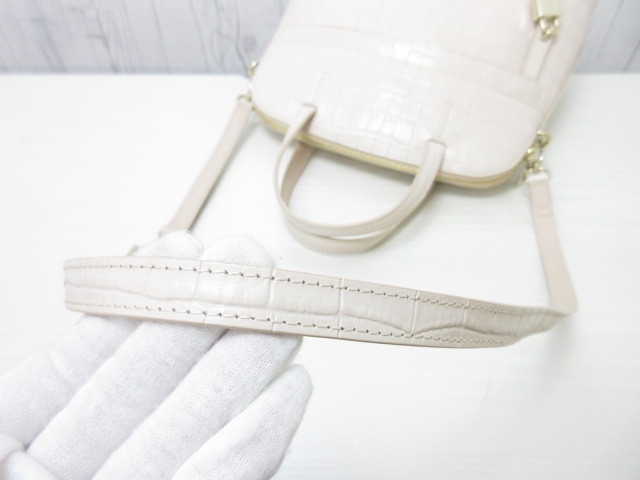 タグ付き✨未使用級 フルラ パイパーM 2way レザー ショルダーバッグ 白