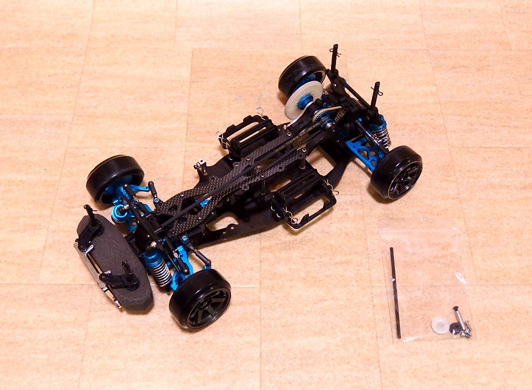 タミヤ　TA04　シャーシ タミヤ TA04 カーボン シャーシ アルミ・オプションパーツ多数付