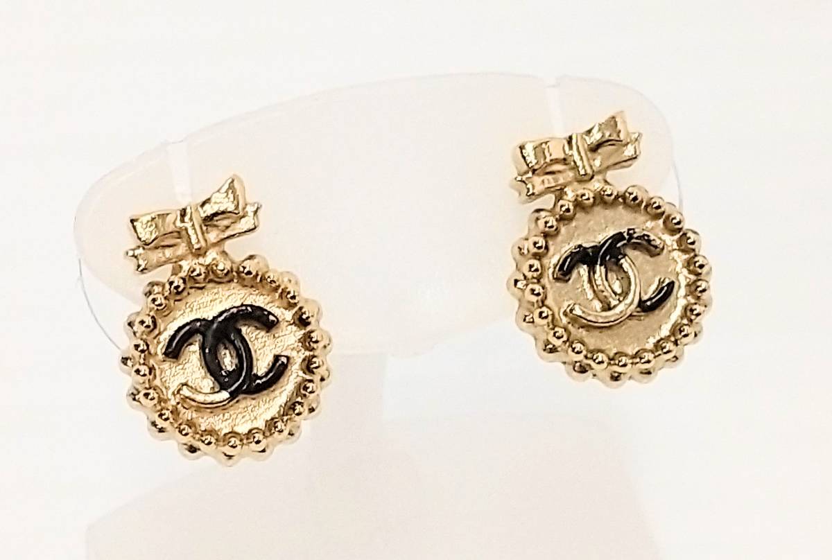 CHANEL シャネル　B14Cリボンココマークピアス CHANEL シャネル ピアス ココマーク リボン B14 C 箱有り シャネル