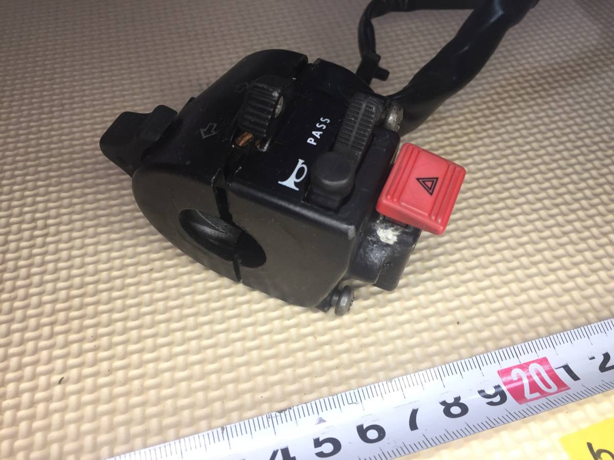 KAWASAKI 旧車 ハンドルスイッチ 左 (PA74) 60　W650 