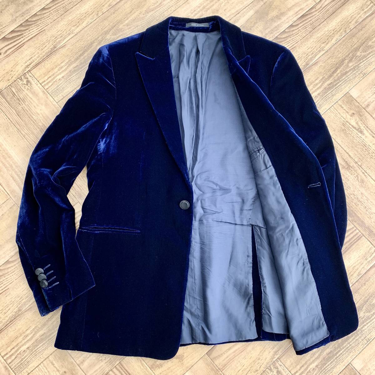 C05 エンポリオアルマーニ『色気を感じる』EMPORIO ARMANI シルク使い 