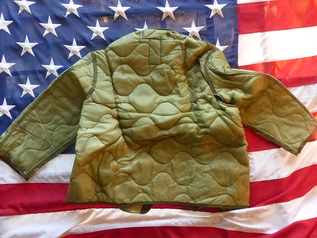 米軍実物 1987” デッド Ｍ６５ フィールドジャケット用ライナー　MEDIUM　ISRATEX 404x
