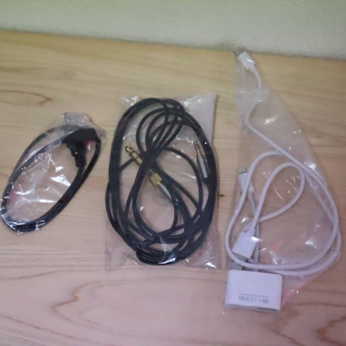 Roland Go Livecast ローランド ゴーライブキャスト セッションミキサー スマートフォン用ライブ配信ツール ツイキャス Youtube等に オーディオインターフェース 売買されたオークション情報 Yahooの商品情報をアーカイブ公開 オークファン Aucfan Com