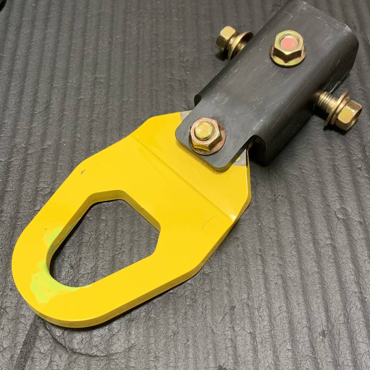 APIO タクティカルバンパー装着車用 アピオ リア牽引フック のパーツ