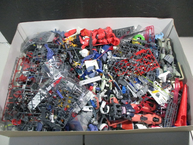 得価，SALE Bガンプラジャンク PG MG HG SD他 いろいろジャンクパーツ大量② 組済 パーツ取りに 同梱不可(その他)｜売買されたオークション情報、yahooの商品情報をアーカイブ公開 - オークファン その他