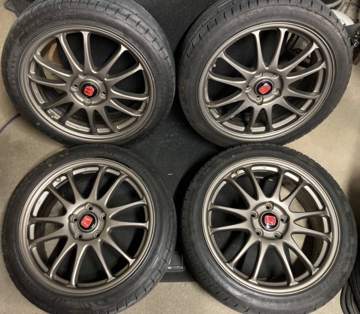 【定番人気，限定SALE】 2018年 2019年製タイヤ付 A-TECH 215/45R18 7J+55 5穴 PCD114.3 M12 ハブ73 社外 18インチ アルミ ホイール A-テック ステップワゴン RG1(ラジアルタイヤ)｜売買されたオークション情報、yahooの商品情報をア 5穴