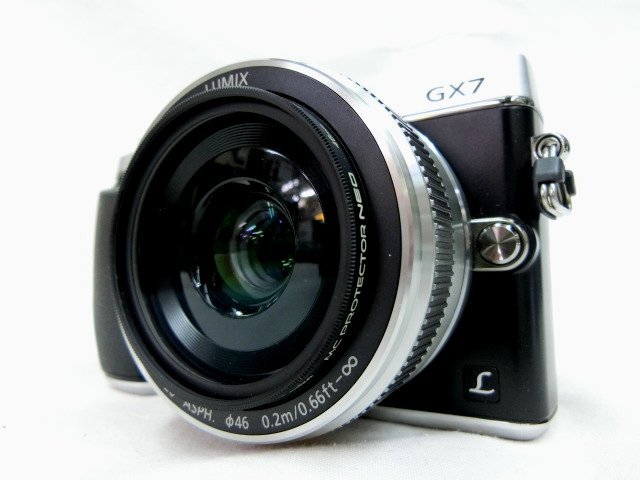 LUMIX パナソニック Panasonic ホワイト ボディ 中古品 ■ Panasonic パナソニック LUMIX ルミックス Wi-Fi対応 デジタル一眼カメラ DMC-GX7C / レンズ H-H020A 日本製 ■