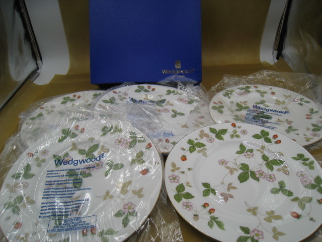 限定SALE，SALE １Ｇ５０ WEDGWOOD ワイルドストロベリー プレート５枚 ２７ｃｍ(ウェッジウッド)｜売買されたオークション情報、yahooの商品情報をアーカイブ公開 - オークファン ウェッジウッド