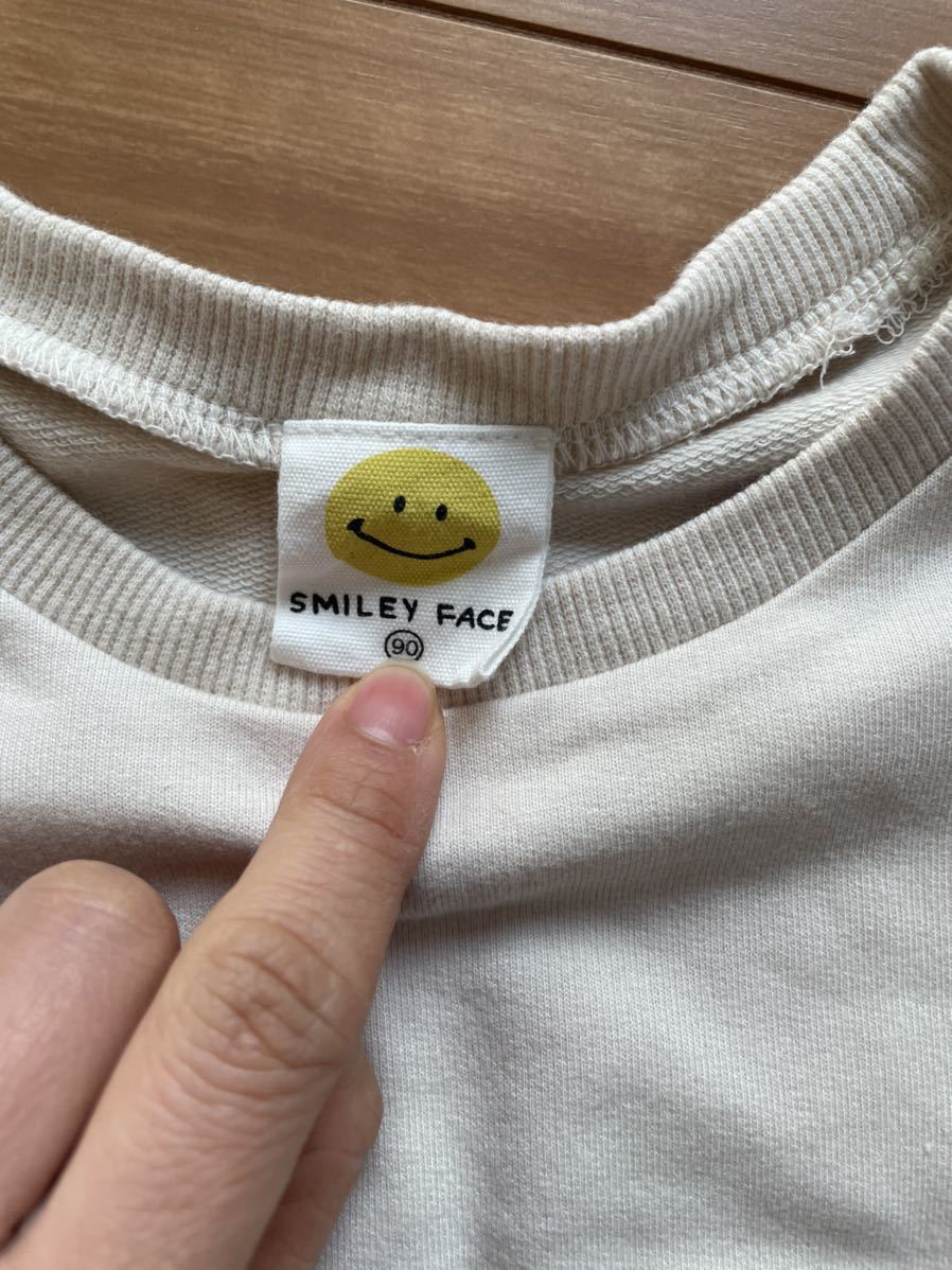 未着用 スマイルマークがかわいい 長袖スウェット90 送料198円 90 85 94cm 売買されたオークション情報 Yahooの商品情報をアーカイブ公開 オークファン Aucfan Com