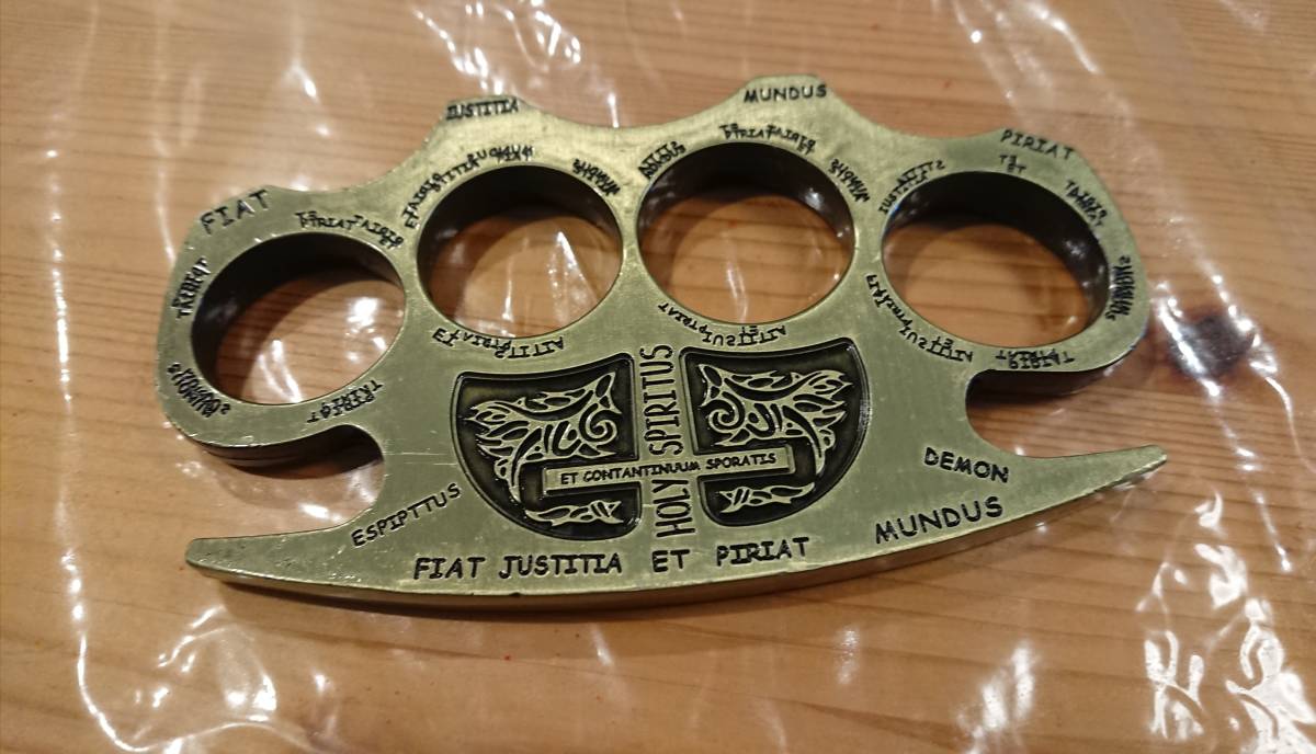 ☆ペーパーウエイト文鎮ナックルコンスタンティン風ゴールド色(武具  