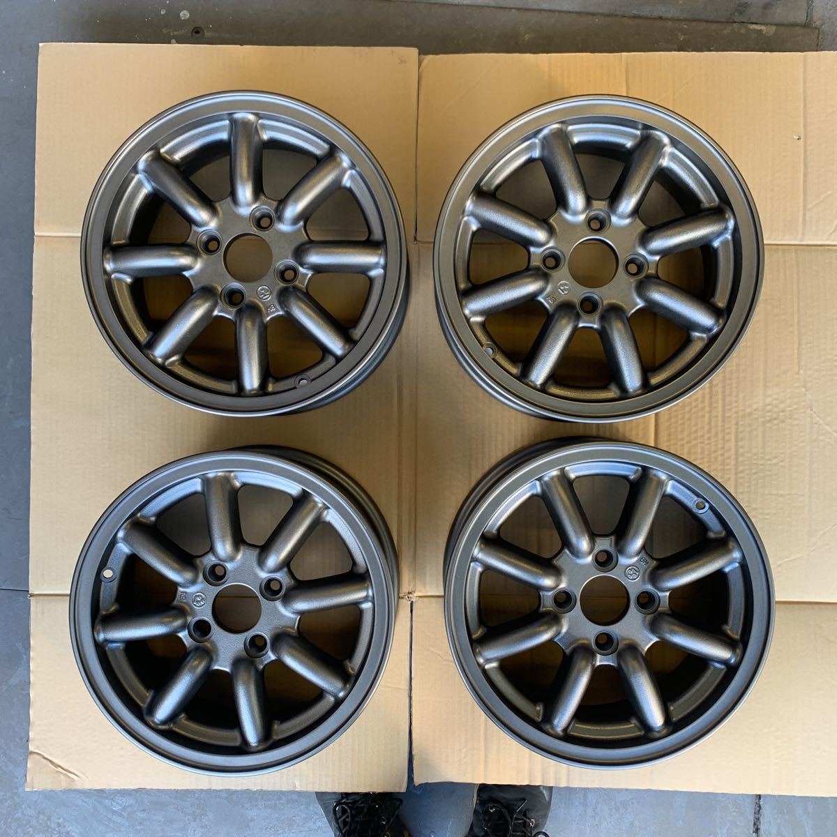【人気SALE，大得価】 ワタナベ 14インチ RBFタイプ 6j +40 4本 PCD100 ハブ径60mm ガンメタリック(社外品)｜売買されたオークション情報、yahooの商品情報をアーカイブ公開 - オークファン 4穴