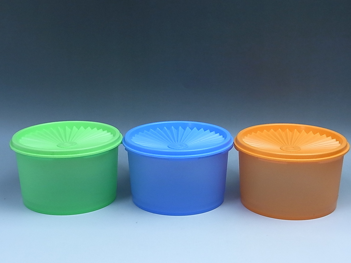 未使用長期保管品Tupperware タッパーウェア 保存容器 タッパーウェア保存容器デットストック TupperwareBrands - 未使用 □070801-D□未使用保管品□Tupperware□タッパー□容器□雑貨□まとめ デット shop｜ラクマ ひまママ's by タッパーウェア未使用品セットの通販 1L スクエア ミディ