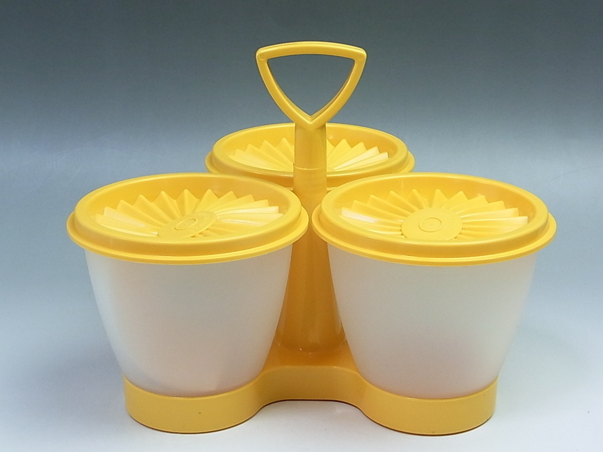 未使用長期保管品Tupperware タッパーウェア 保存容器 タッパーウェア保存容器デットストック TupperwareBrands - 未使用 □070801-D□未使用保管品□Tupperware□タッパー□容器□雑貨□まとめ デット shop｜ラクマ ひまママ's by タッパーウェア未使用品セットの通販 1L スクエア ミディ