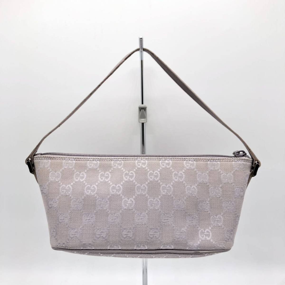 美品 GUCCI グッチ 07198 2123 GG柄 キャンバス レザー ラベンダー色 