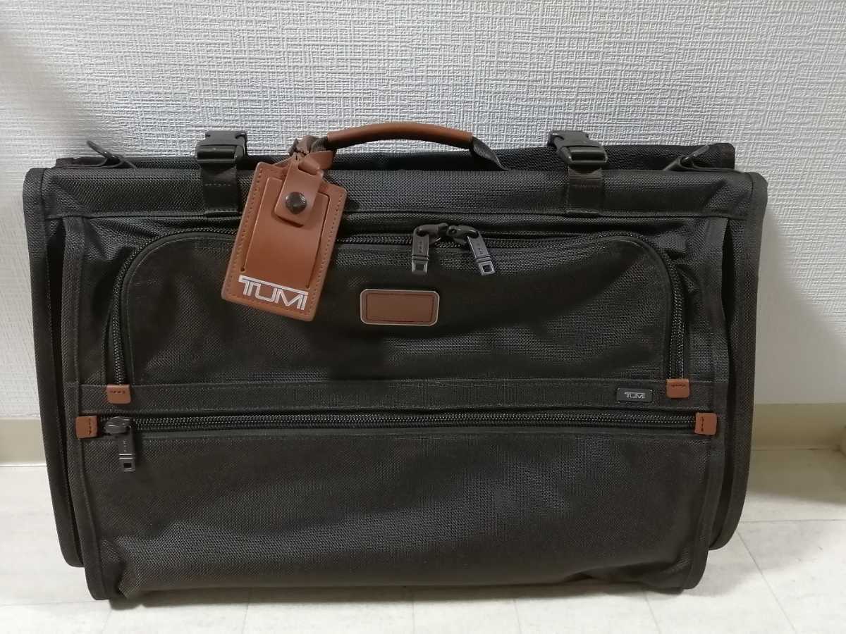 ☆極美品☆ TUMI トライフォールド ガーメントケース 22133DH TUMI（トゥミ） スーツケース ALPHA ガーメント・バッグ・トライ